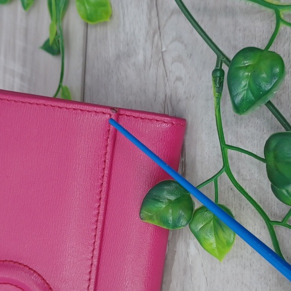 Ferragamo Long Wallet - PINK! - Picture 4 of 14